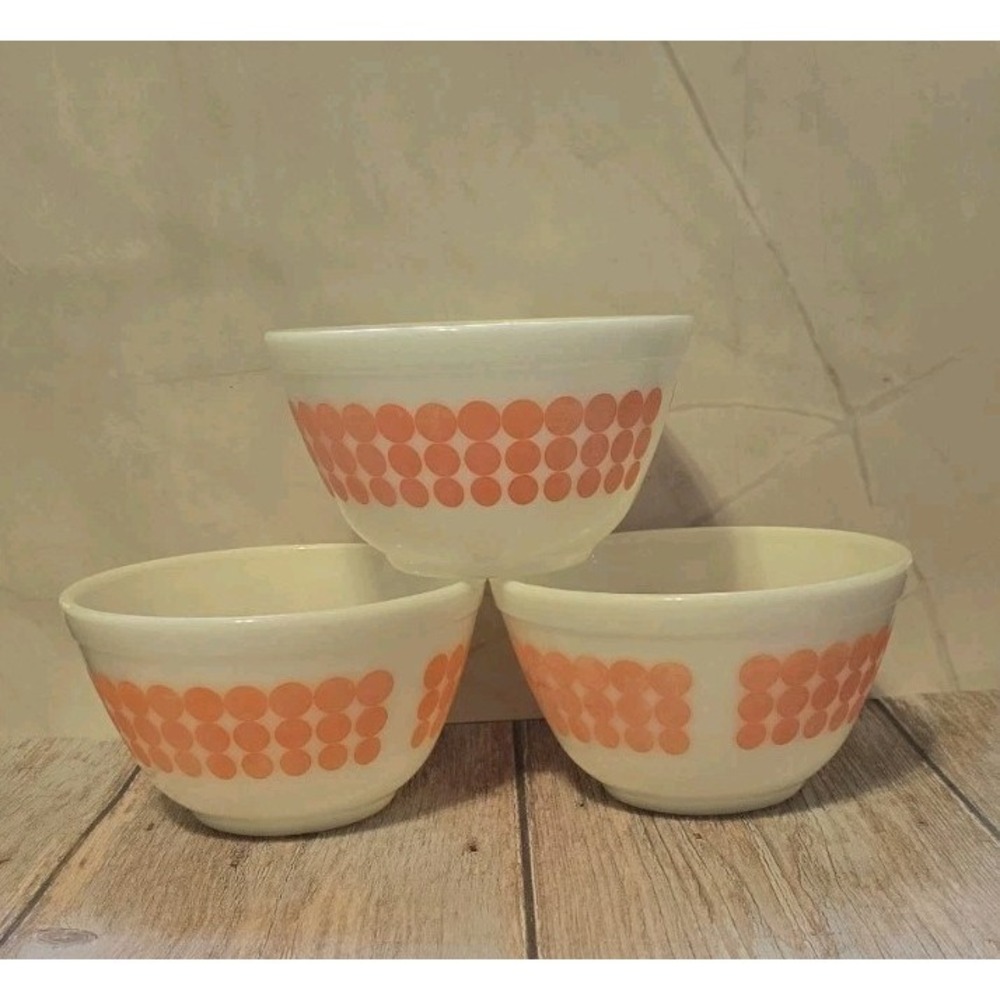 Pyrex Orange Polka Dot Bowls Set Of Three #401 Vintage Milk Glass 1.5 Quart